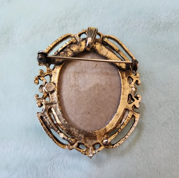 Vintage Needle Point Frame Brooch Yellow Floral Gold Antique Pin Embroidered - Picture 5 of 8